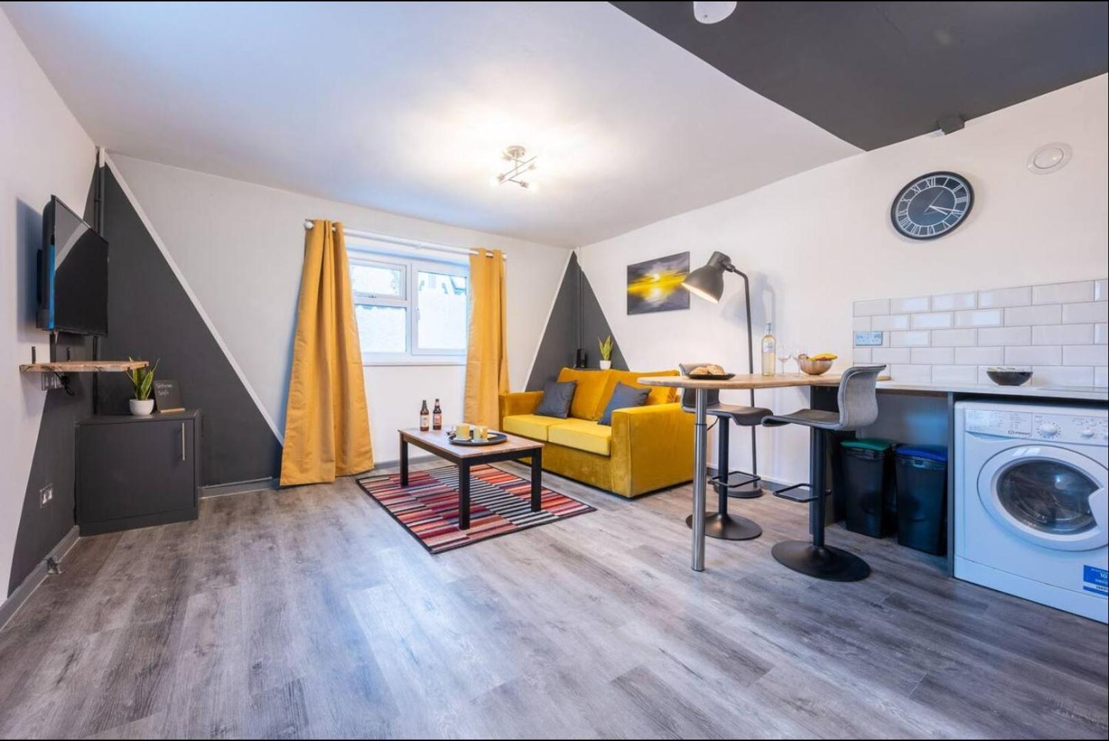 Stunning One Bedroom Apartments Near Shops & Central Cardiff Quarto foto